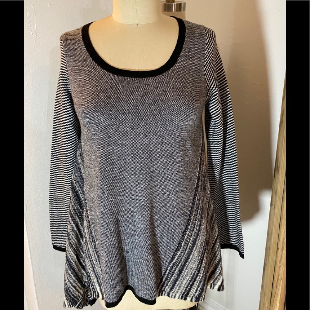 Anthropologie Jasper  A line sweater. Brand new